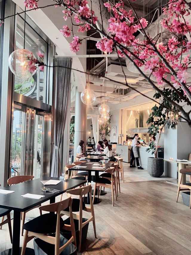 東京隱藏版美食天堂！Midtown星巴克臻選店沉浸式體驗】**  