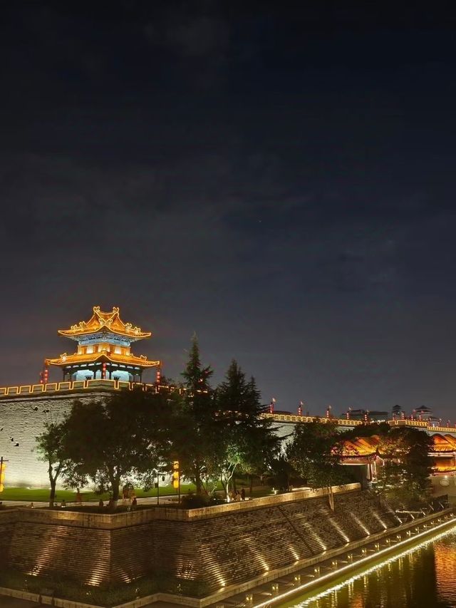 西安古韻，千年風華，每一磚一瓦都訴說著歷史的厚重。