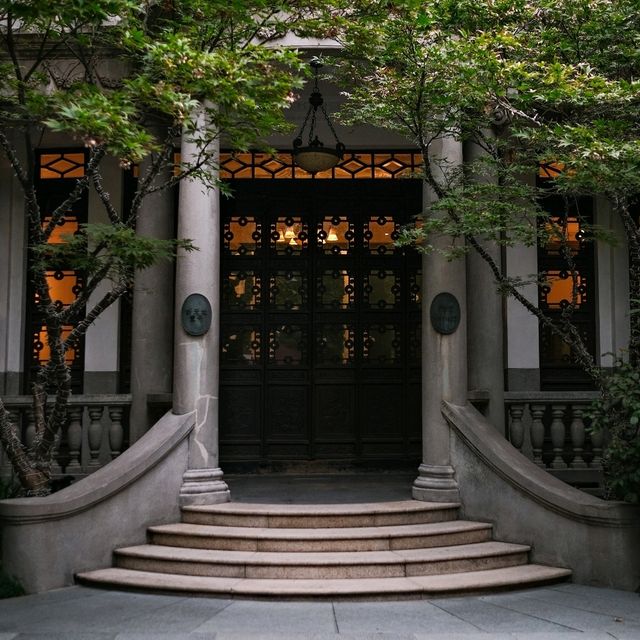 🌿 Xintiandi Alleyways: Shanghai’s Historic Heartbeat