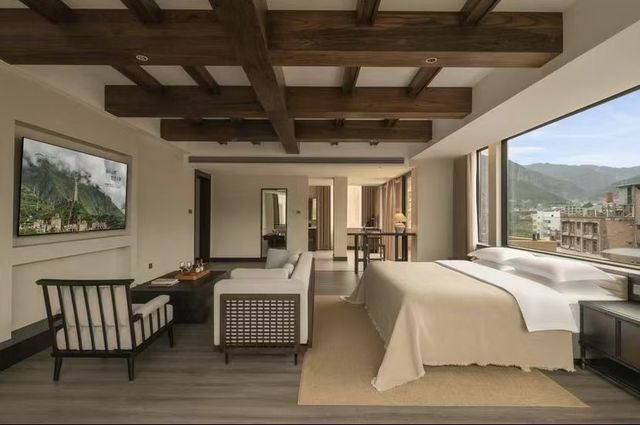 在暮山，尋回被時間溫柔以待的治癒

長久以來，我被一個問題所困擾：我們終其一生忙碌奔波，究竟是為了抵