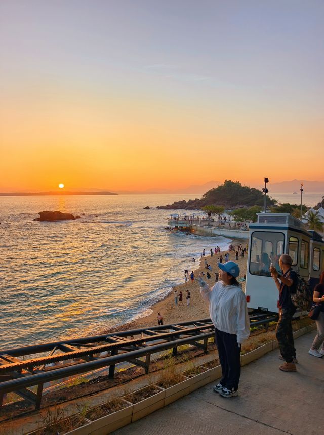 深圳 - 釜山同款海邊膠囊小火車