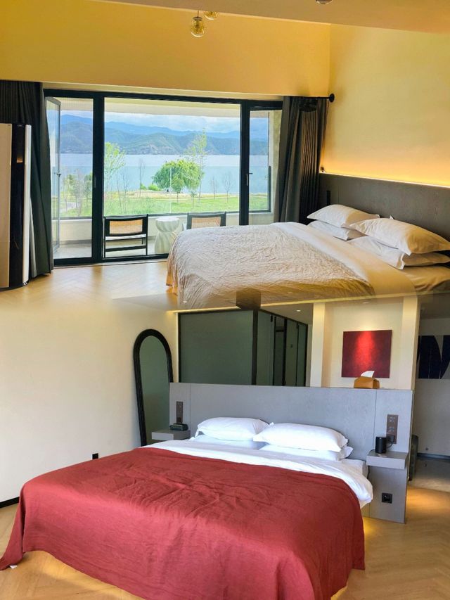 瀘沽湖避世美宿！璞蔓把湖景搬進房間的治癒之旅