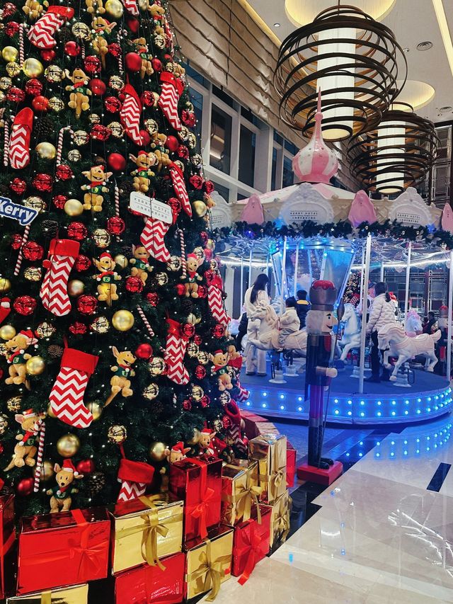 魔都免費旋轉木馬天花板實現遛娃自由