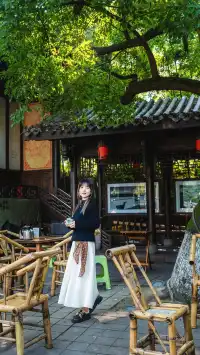 在成都茶舖坐了一下午,我卻莫名有想哭衝動