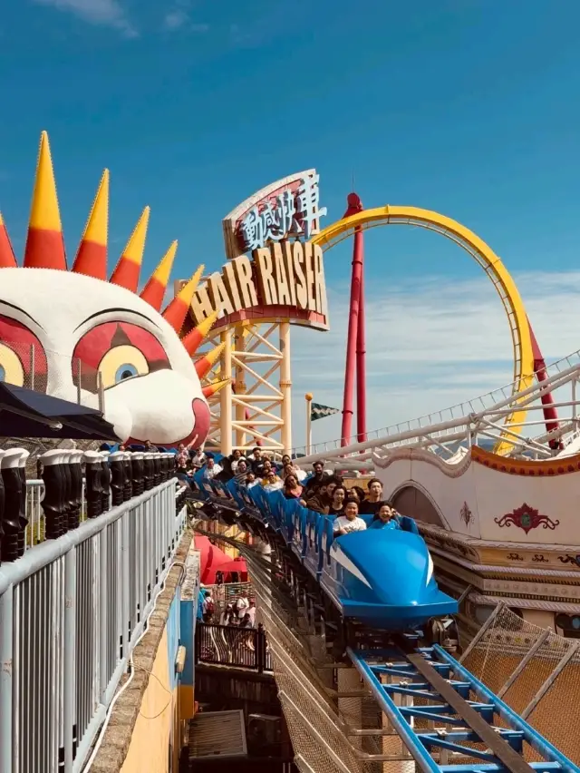 Hong Kong Ocean Park: A Thrilling and Romantic Amusement Park Above the Sea