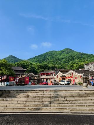 주말에 사람 많은 곳은 싫어! 무한에서 1.5시간 만에 도착하는 세상과 단절된 고촌, 진짜일까 가짜일까?