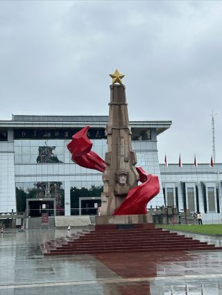 붉은 기억을 찾아, 빛나는 중국의 불멸의 기념비를 느끼다