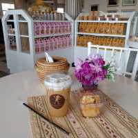 ชวนจิบกาแฟ แลวิวมุมสูง เมืองเกินร้อย