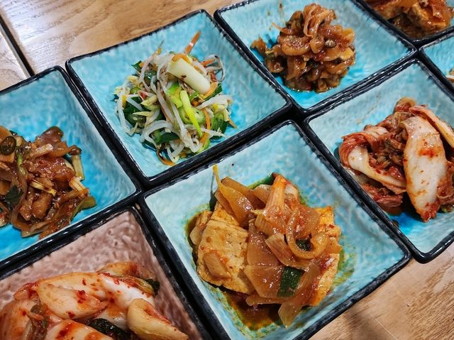 정갈한 반찬이 맛있는 우동은 더 맛있는 "다누끼"