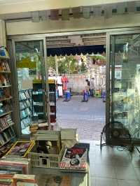 แนะนำ “ร้านหนังสือต่างชาติมือสอง” ที่ถนนข้าวสาร