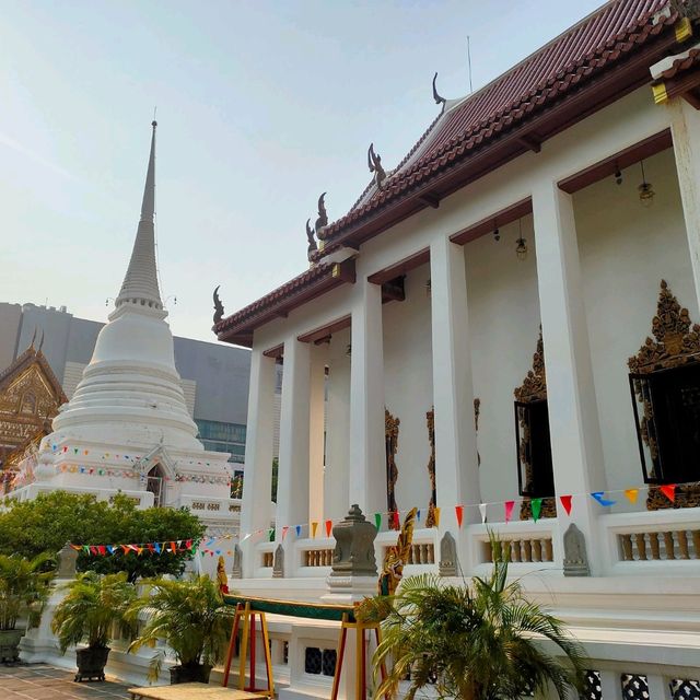 สืบสารสงกรานต์วิถีไทย ณ วัดปทุมวนาราม