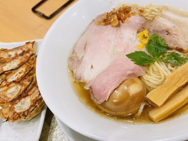 【2年連続ミシュラン獲得！】 難波駅 感動の黄金貝らーめん