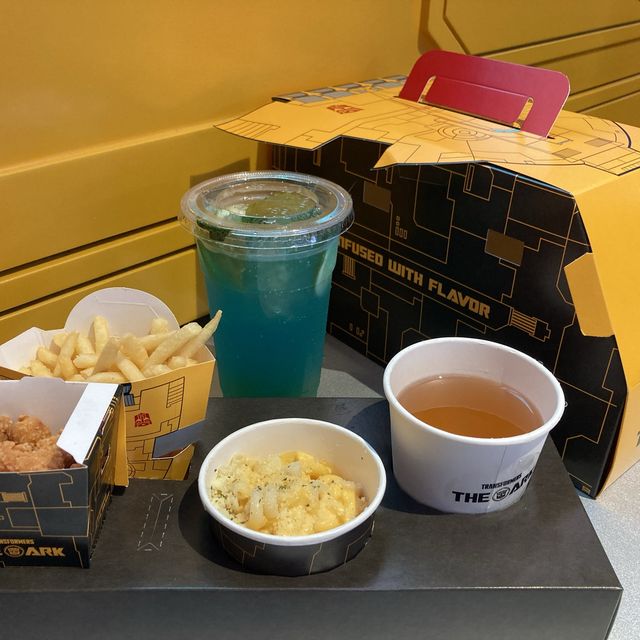 《全球首間變形金剛主題餐廳🤖》