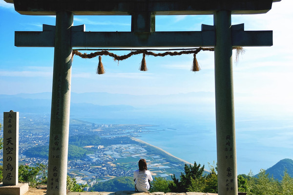 香川】天空の鳥居⛩️ | Trip.com 観音寺市
