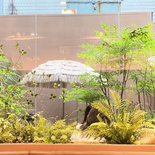 홍대 핫한 신규 베이커리카페! 오퍼❣️ 도심속 휴양지🌴