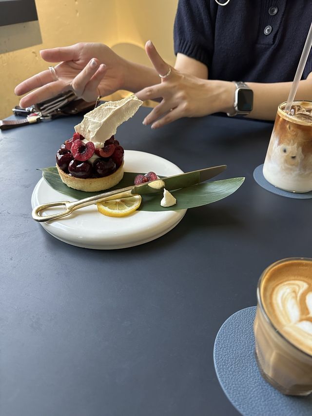 デザートが繊細すぎて美味しいカフェ