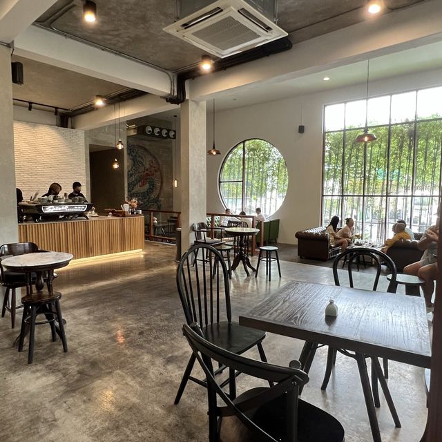 Hong Di Coffee (อั่งตี๋ คอฟฟี่) คาเฟ่สวยสไตล์จีน