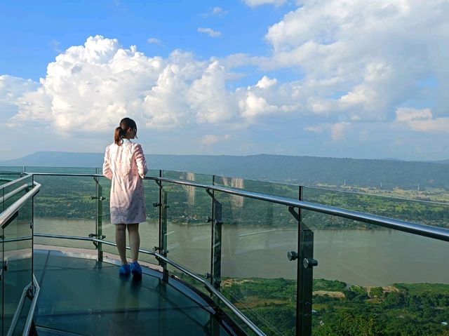 One Day Trip ริมฝั่งโขง Skywalkแห่งแรงของไทย