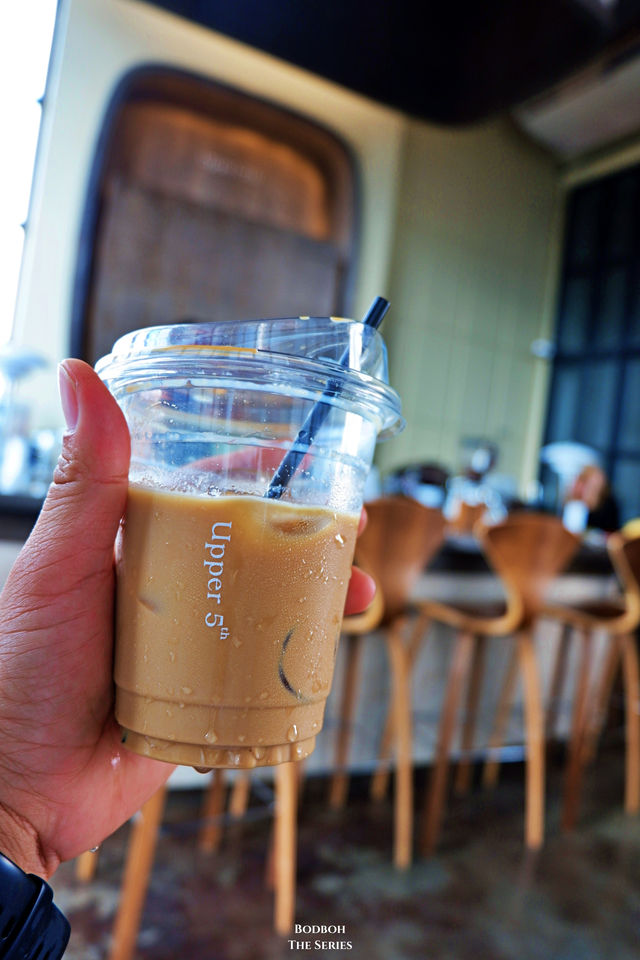 Upper5th. คาเฟ่ลับ เชียงใหม่