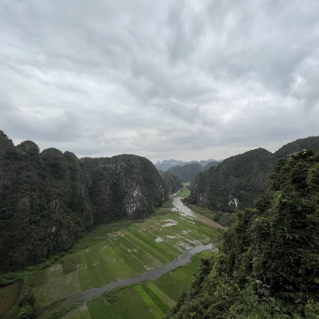 Nigh binh dragon mountain