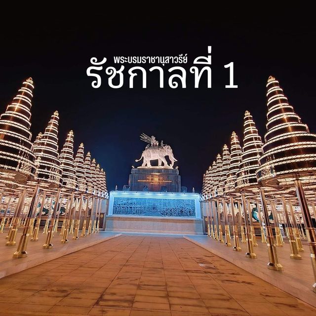 งดงามฉัตร​ 9 ชั้น​ พระบรมราชานุสาวรีย์ รัชกาลที่ 1