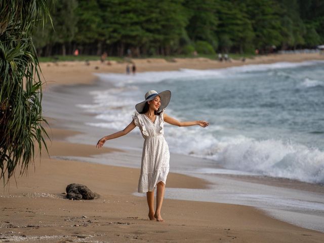 หาดในยาง จ.ภูเก็ต หลากหลายบรรยากกาศริมเล