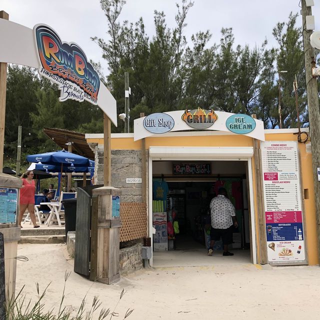 【バミューダ】ピンクの砂浜が可愛いビーチ⛱️