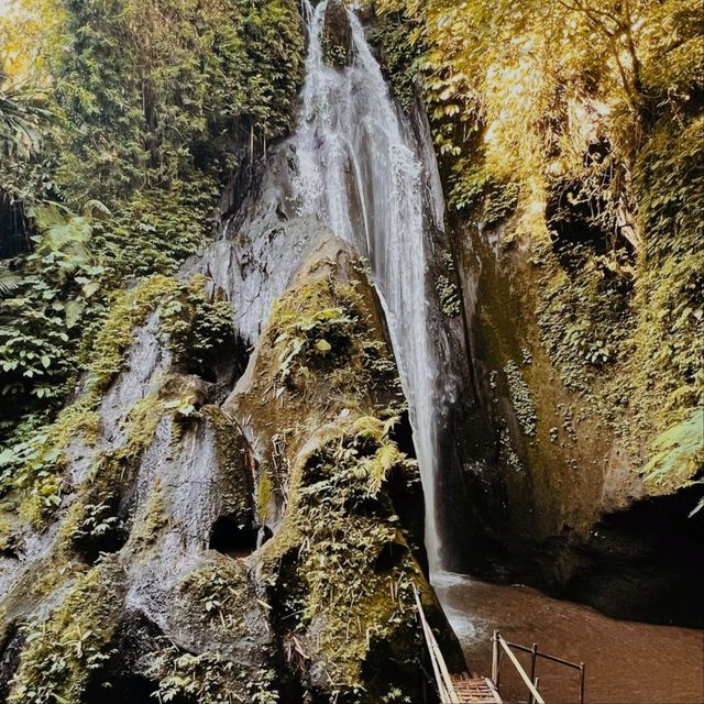 Krisik Waterfall, Bali