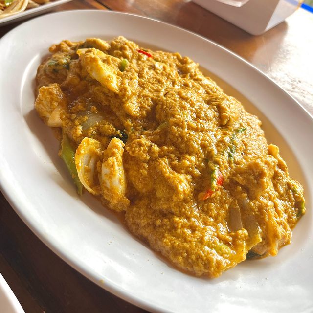 뿌팟퐁커리가 맛있는 노스이스트 땡모반이 엄청 커요