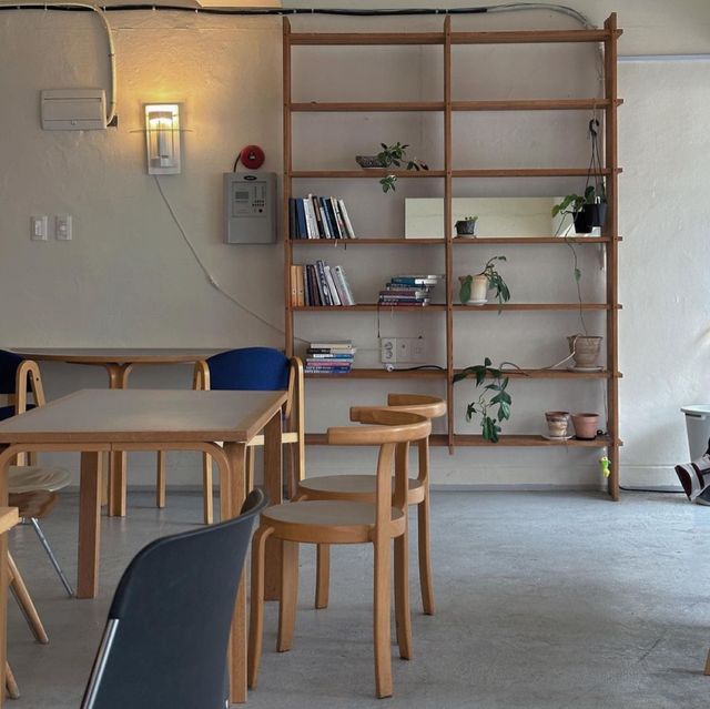 釜山簡約風咖啡店，咖啡好好喝！