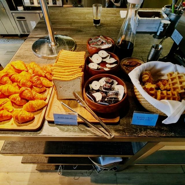 Brekkie at Sol & Ora in Outpost Hotel