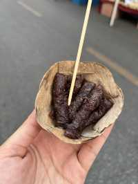 ถนนคนเดินวัวลาย ไม่มีวัว แต่มีของกินเยอะมากก