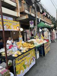 ถนนคนเดินวัวลาย ไม่มีวัว แต่มีของกินเยอะมากก