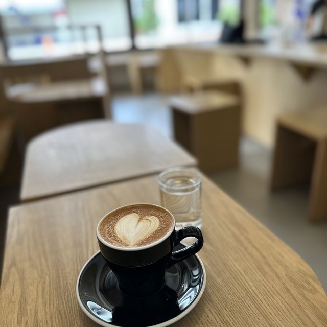 Brew Fact ร้านกาแฟอบอุ่นใจดี ย่านศิริมังคลาจารย์📍