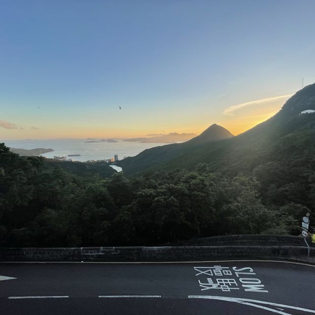 Victoria peak showcasing dazzling HK Victoria peak showcasing dazzling HK