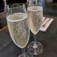 24 hr lounge at Quincy Hotel