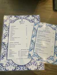 元朗西班牙風Cafe，海底撈式服務