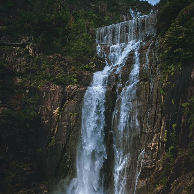 秀靈瀑布風景區 💦🌿大自然的清新🏞️🚶