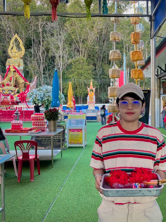 ท้าวเวสสุวรรณ วัดเขาช่องลม จ.ชลบุรี