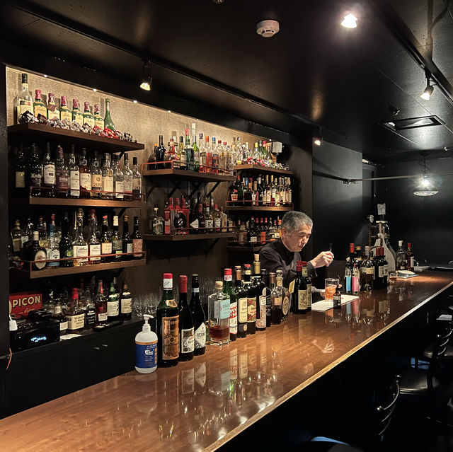 《東京 新橋》  ユニークなマスターのいるオーセンティックバー🍸