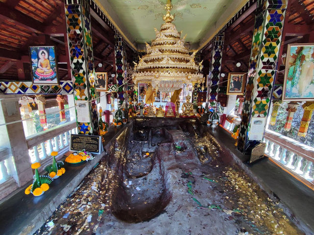 กราบสักการะ รอยพระพุทธบาทเก่าแก่ที่สุดในไทย 🇹🇭