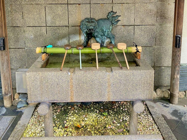 Namba Yasaka Shrine