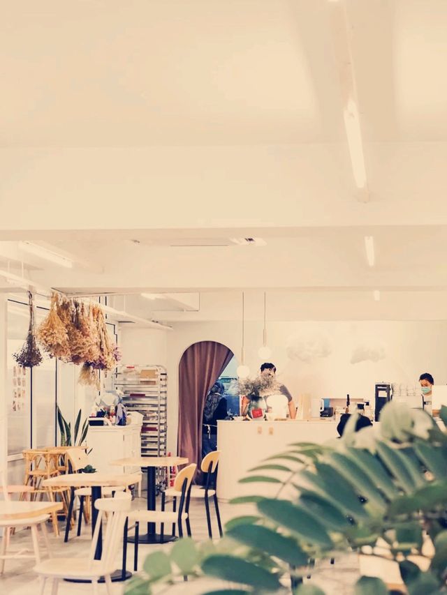 Fine Coffee & Flowers