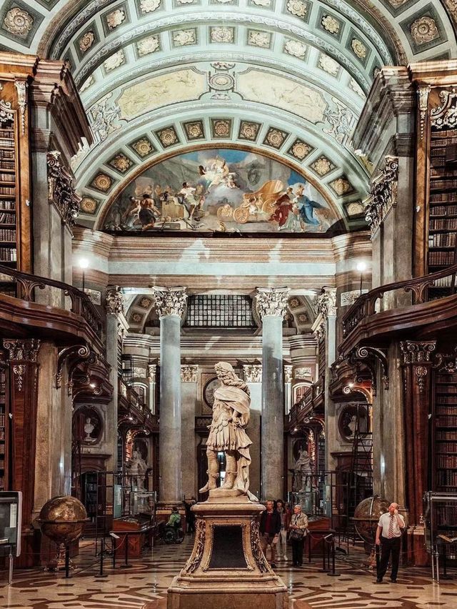 奧地利國家圖書館：維也納的文化寶庫與建築藝術📚🏛