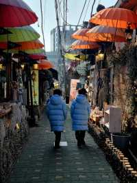 힙하게 변신한 한옥 거리