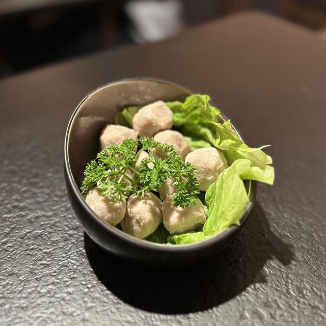 一鍋兩食！超大盆冬蔭海鮮麵鍋．點料變火鍋