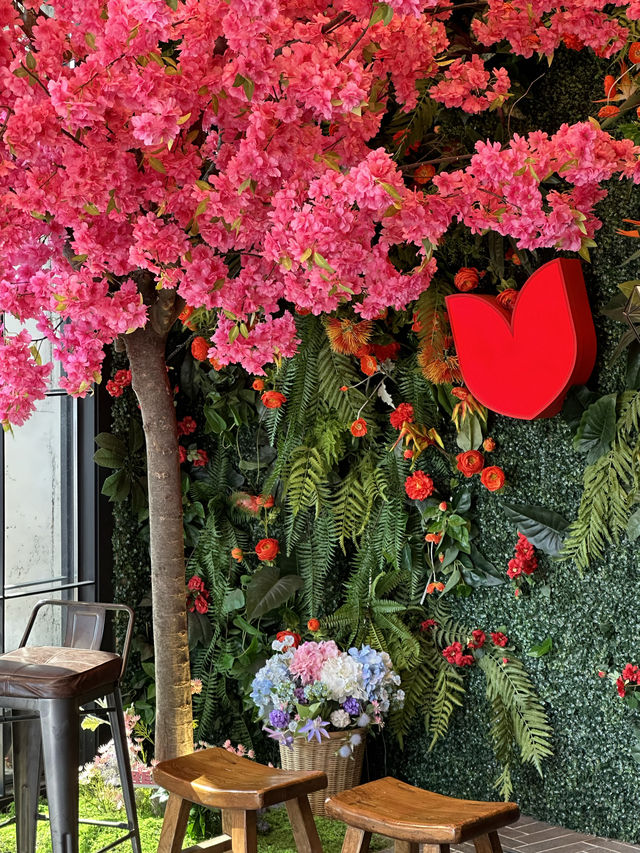 벚꽃이 싱그럽게 활짝 핀 🌸파주 봄데이트 추천 카페테리아 레드파이프