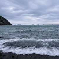 黑沙灣海灘：風光旖旎