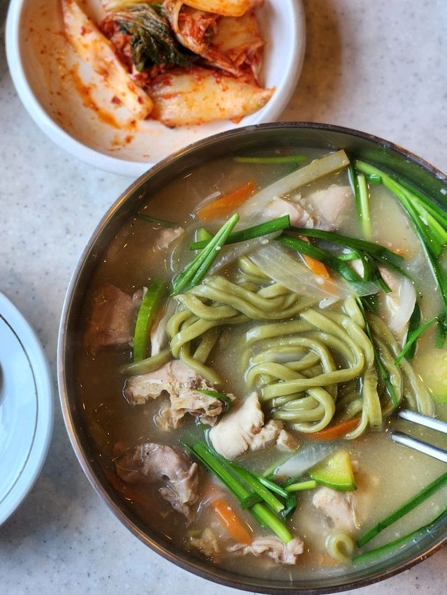 오랜 전통의 칼국수를 맛볼 수 있는 사려니 근처 교래원조칼국수