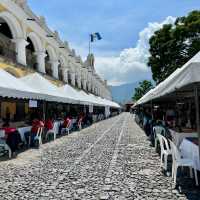 Parque Central in Antigua, Guatemala🇬🇹